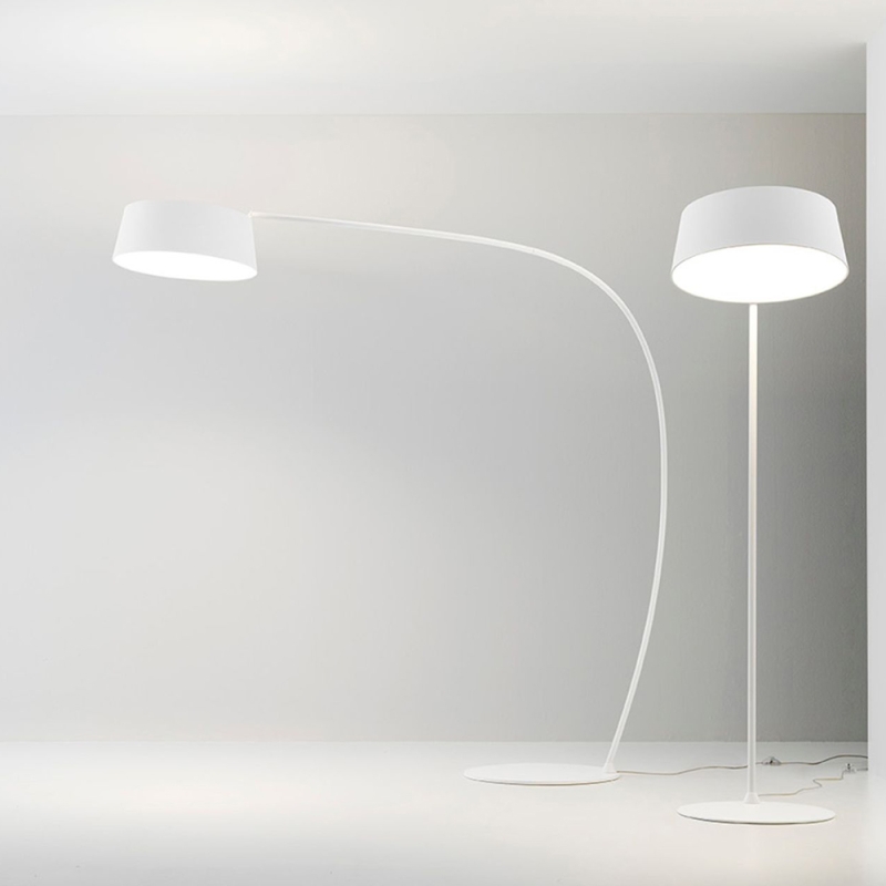 https://objectstorage.ap-seoul-1.oraclecloud.com/n/cnk6gaix2gpw/b/loqoqo-conv/o/stilnovo/oxygen-curved-led-floor-lamp/137213.jpg