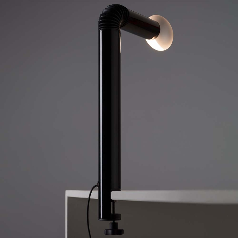 https://objectstorage.ap-seoul-1.oraclecloud.com/n/cnk6gaix2gpw/b/loqoqo-conv/o/stilnovo/periscopio-led-table-lamp/131956.jpg
