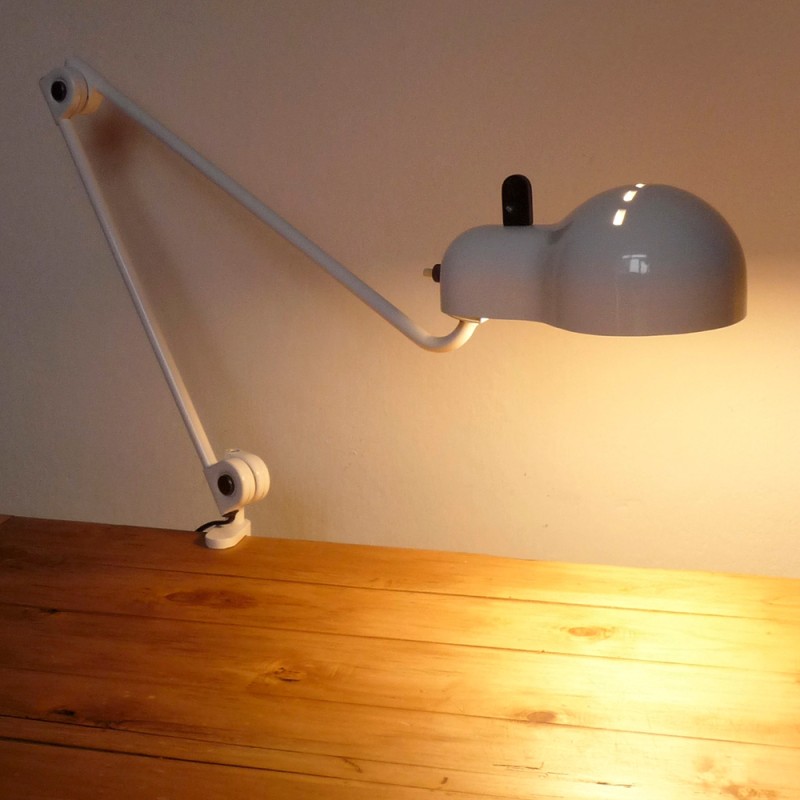 https://objectstorage.ap-seoul-1.oraclecloud.com/n/cnk6gaix2gpw/b/loqoqo-conv/o/stilnovo/topo-clamp-historical-led-table-lamp/77760.jpg