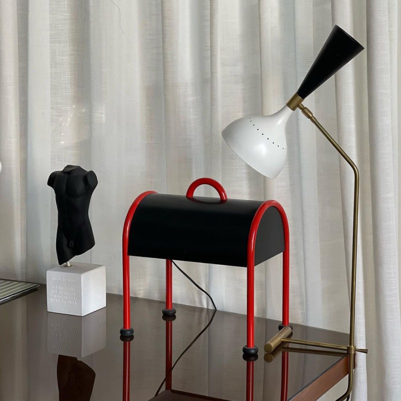 https://objectstorage.ap-seoul-1.oraclecloud.com/n/cnk6gaix2gpw/b/loqoqo-conv/o/stilnovo/valigia-historical-led-table-lamp/77817.jpg