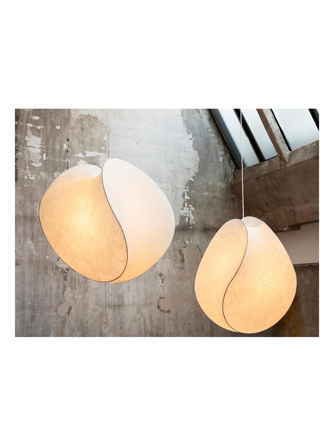 https://objectstorage.ap-seoul-1.oraclecloud.com/n/cnk6gaix2gpw/b/loqoqo-conv/o/tacchini/equinox-o-63-suspension-lamp/equinox-tacchini_1.jpg