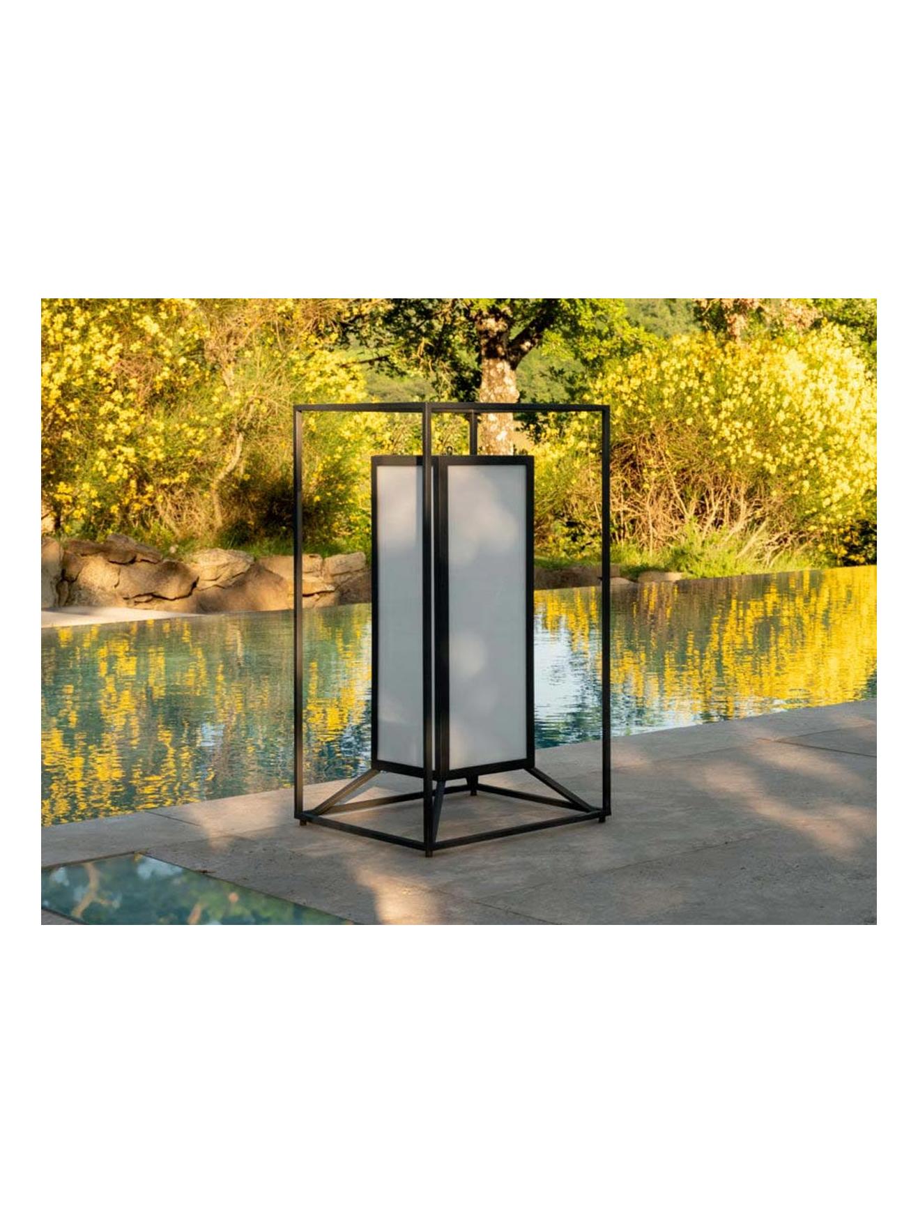 https://objectstorage.ap-seoul-1.oraclecloud.com/n/cnk6gaix2gpw/b/loqoqo-conv/o/talenti/cleo-h-66-outdoor-lantern-graphite/cleo-h66-lantern-talenti-2.jpg