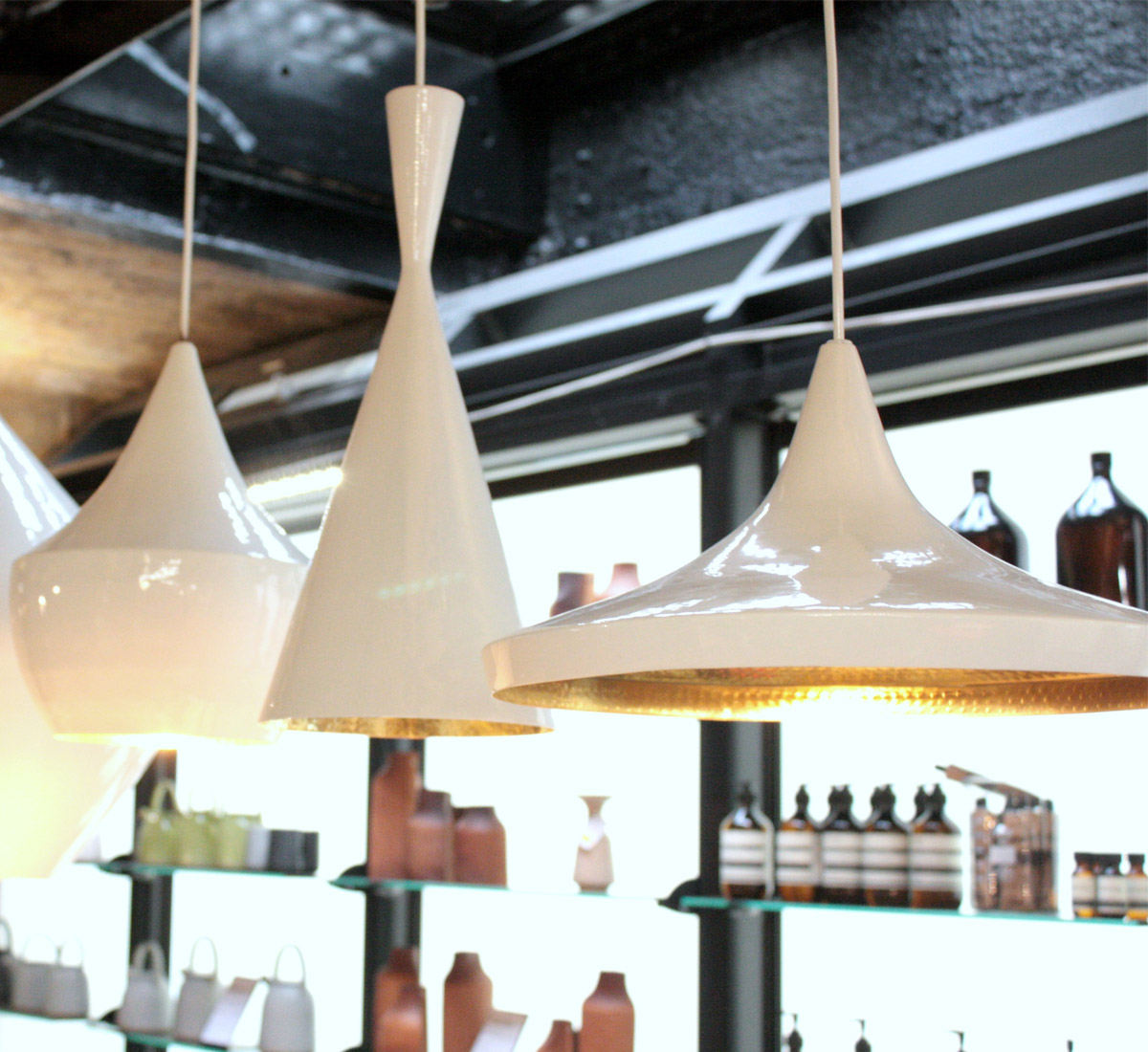 Beat Light Stout White Suspension Lamp