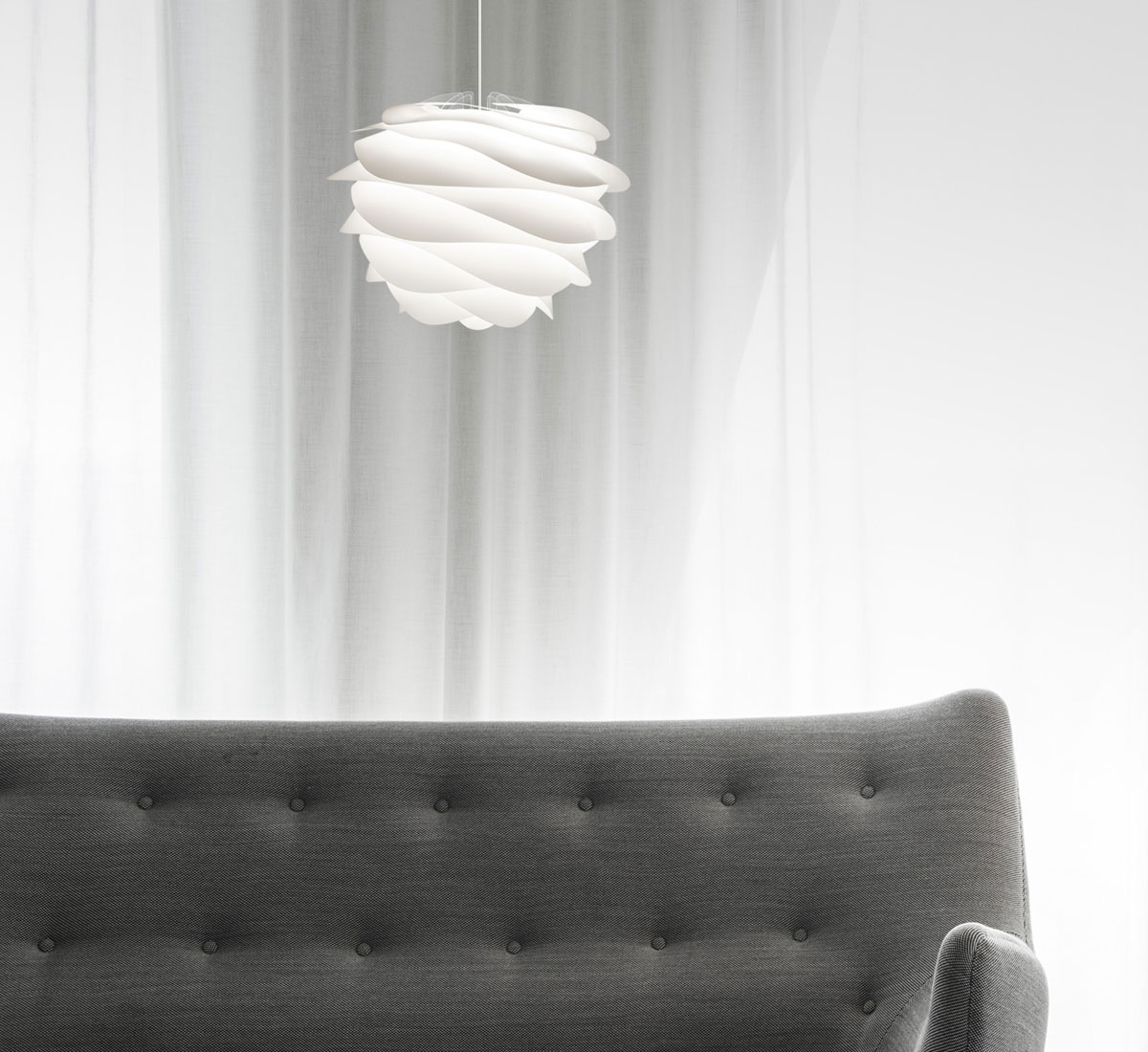 https://objectstorage.ap-seoul-1.oraclecloud.com/n/cnk6gaix2gpw/b/loqoqo-conv/o/umage/carmina-mini-suspension-lamp/3_6_31_1.jpg