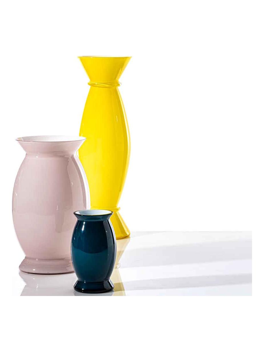 https://objectstorage.ap-seoul-1.oraclecloud.com/n/cnk6gaix2gpw/b/loqoqo-conv/o/venini/acco-706-70-vase/venini-alessandro-mendini-venini_1.jpg