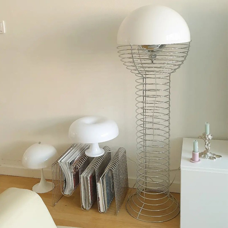 https://objectstorage.ap-seoul-1.oraclecloud.com/n/cnk6gaix2gpw/b/loqoqo-conv/o/verpan/verpan-wire-floor-lamp-in-steel-wire/74634.jpg