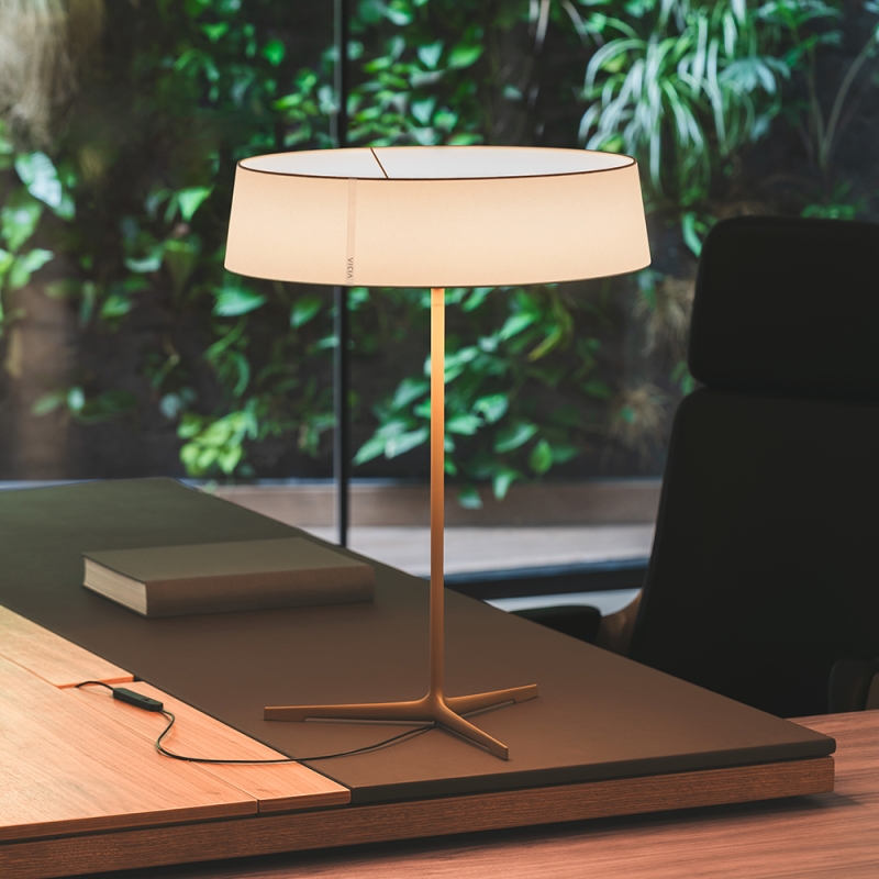 https://objectstorage.ap-seoul-1.oraclecloud.com/n/cnk6gaix2gpw/b/loqoqo-conv/o/vibia/dama-table-lamp/173423.jpg