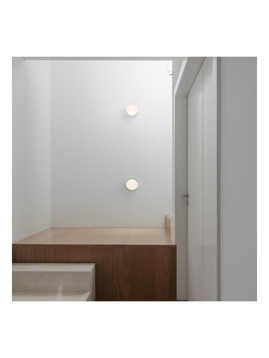 https://objectstorage.ap-seoul-1.oraclecloud.com/n/cnk6gaix2gpw/b/loqoqo-conv/o/vibia/dots-4665-wall-lamp/152401.jpg