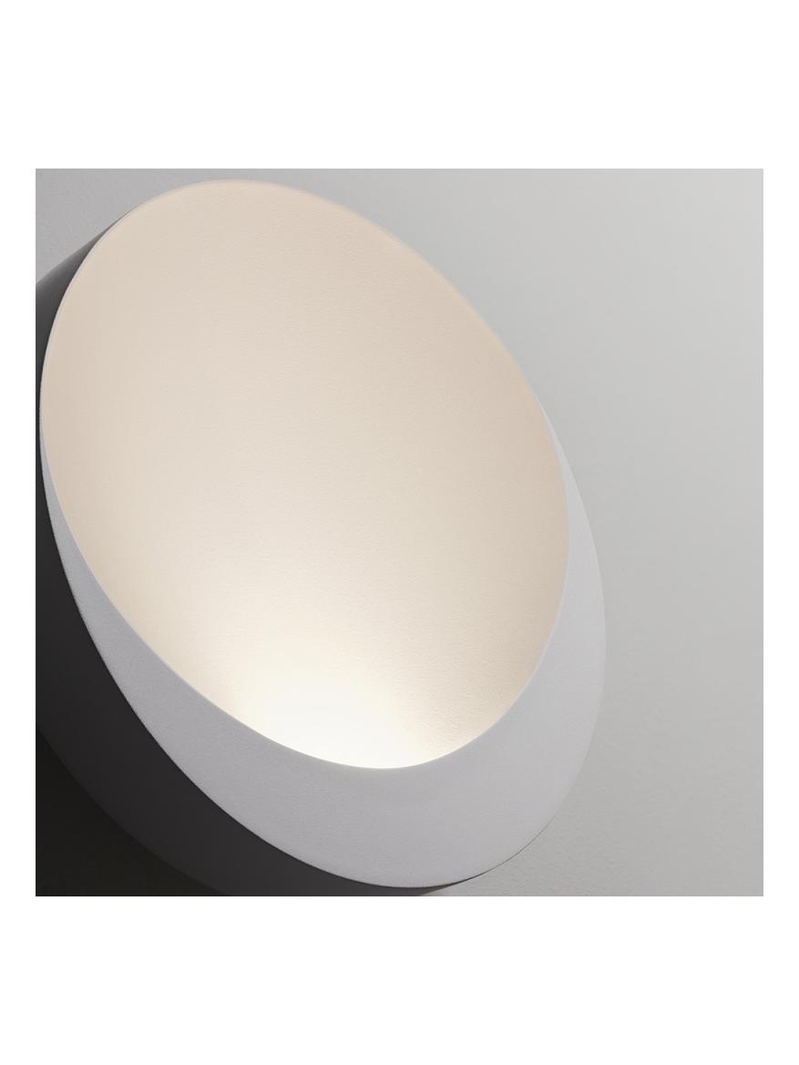 https://objectstorage.ap-seoul-1.oraclecloud.com/n/cnk6gaix2gpw/b/loqoqo-conv/o/vibia/dots-4665-wall-lamp/152402.jpg