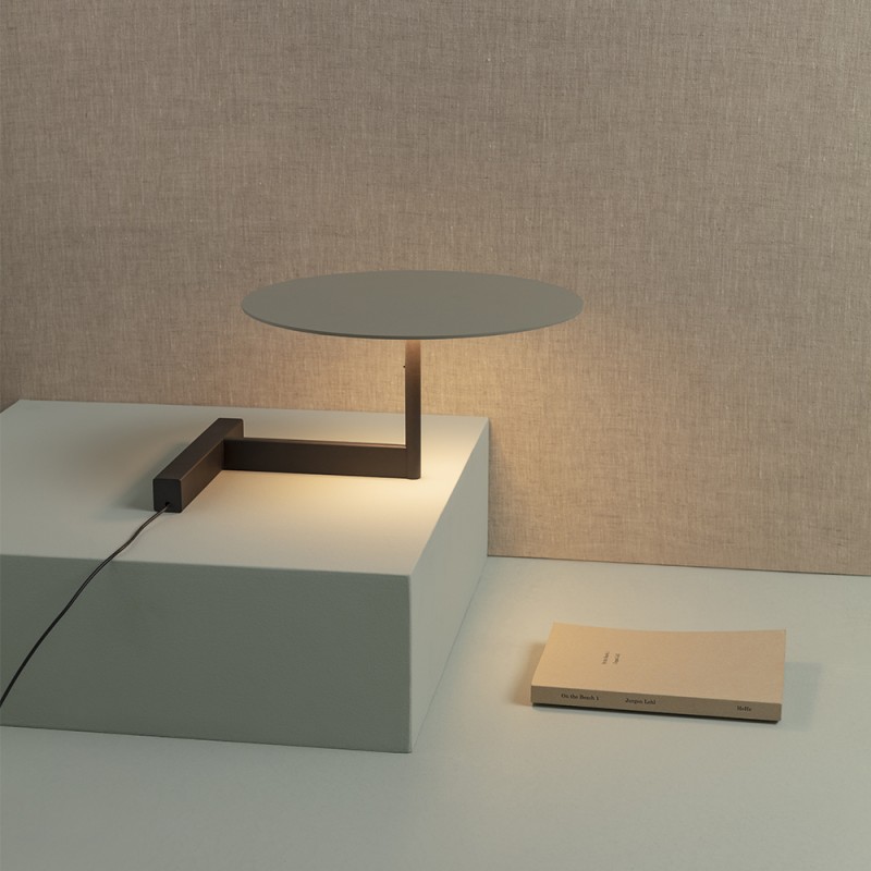 https://objectstorage.ap-seoul-1.oraclecloud.com/n/cnk6gaix2gpw/b/loqoqo-conv/o/vibia/flat-5965-table-led-lamp/95777.jpg