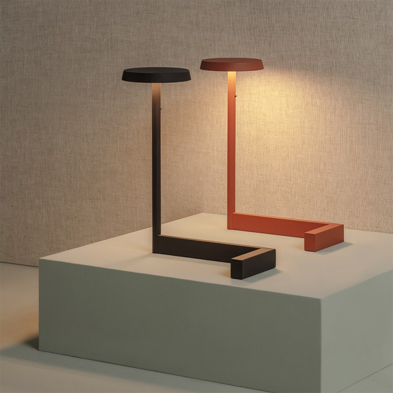 https://objectstorage.ap-seoul-1.oraclecloud.com/n/cnk6gaix2gpw/b/loqoqo-conv/o/vibia/flat-5970-table-led-lamp/95794.jpg