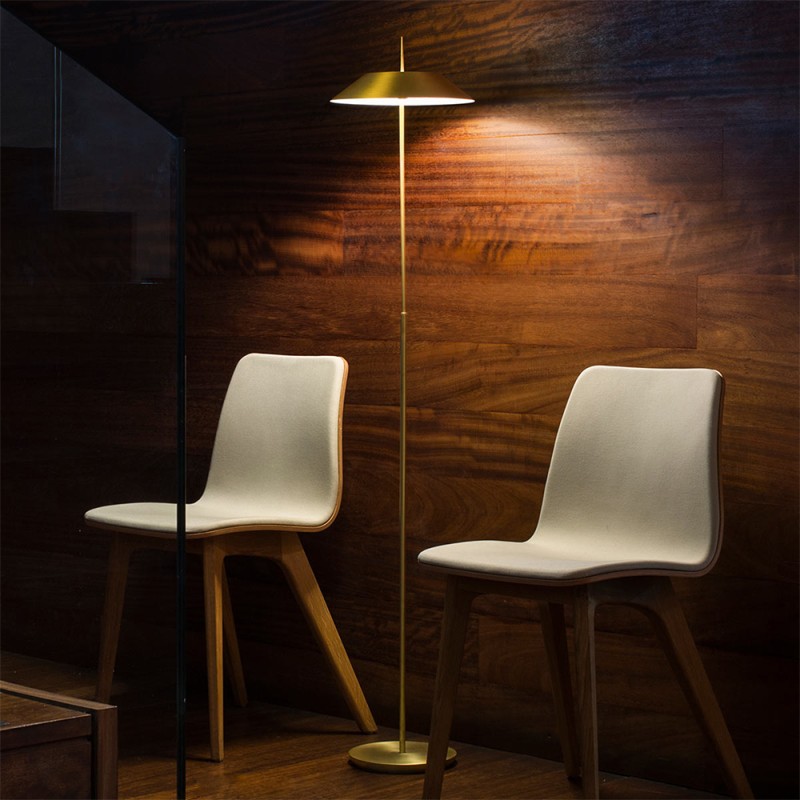 https://objectstorage.ap-seoul-1.oraclecloud.com/n/cnk6gaix2gpw/b/loqoqo-conv/o/vibia/mayfair-led-floor-lamp/102408.jpg