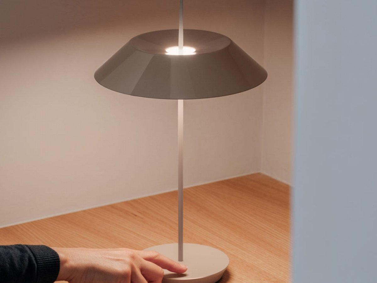https://objectstorage.ap-seoul-1.oraclecloud.com/n/cnk6gaix2gpw/b/loqoqo-conv/o/vibia/mayfair-mini-portable-table-lamp/mayfair-portable-vibia-3.jpg