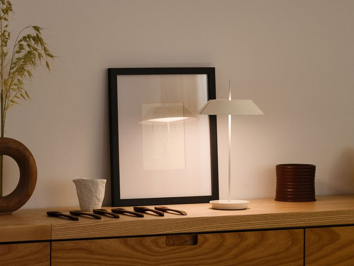 https://objectstorage.ap-seoul-1.oraclecloud.com/n/cnk6gaix2gpw/b/loqoqo-conv/o/vibia/mayfair-mini-portable-table-lamp/mayfair-portable-vibia-6.jpg