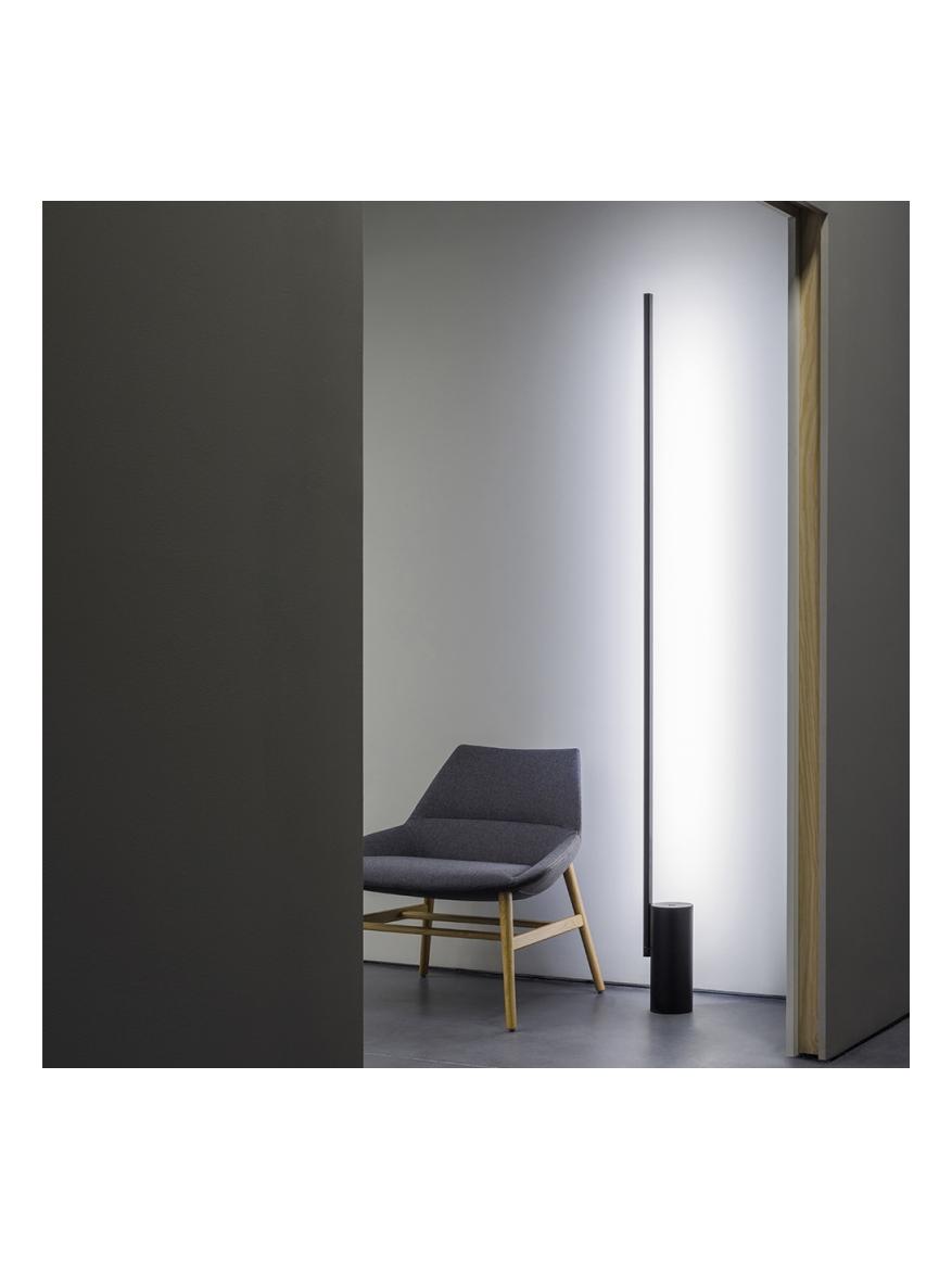 https://objectstorage.ap-seoul-1.oraclecloud.com/n/cnk6gaix2gpw/b/loqoqo-conv/o/vibia/sticks-stand-alone-7348-floor-lamp/165115.jpg