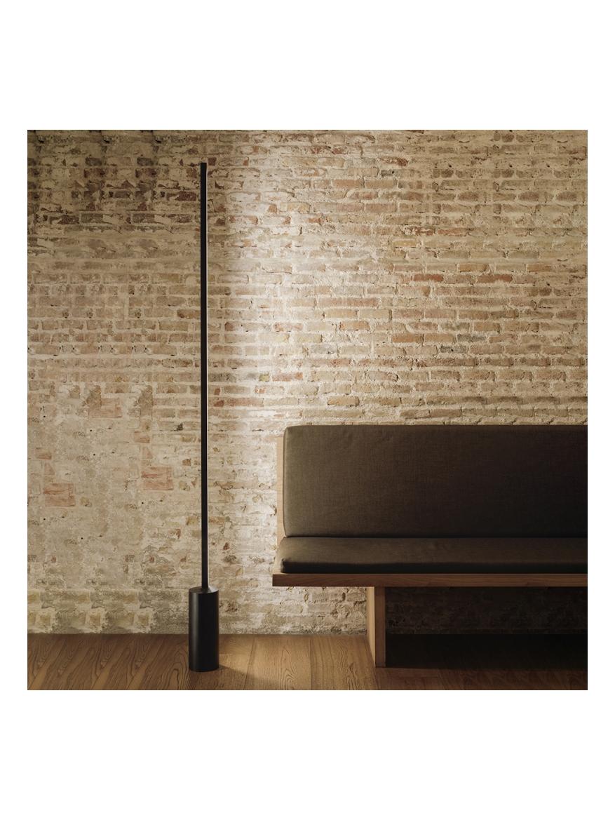 https://objectstorage.ap-seoul-1.oraclecloud.com/n/cnk6gaix2gpw/b/loqoqo-conv/o/vibia/sticks-stand-alone-7348-floor-lamp/165118.jpg