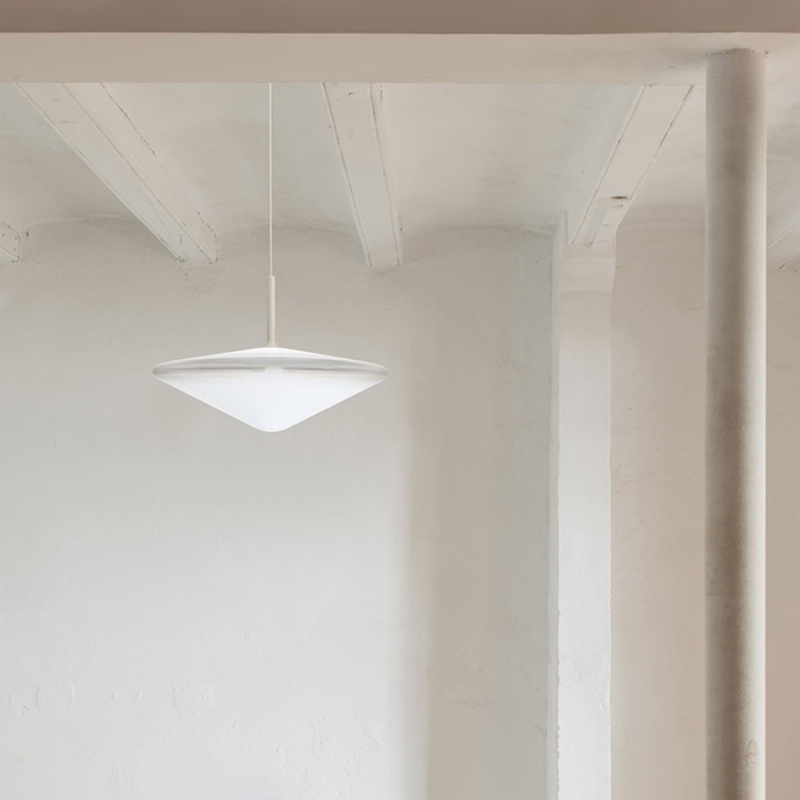 https://objectstorage.ap-seoul-1.oraclecloud.com/n/cnk6gaix2gpw/b/loqoqo-conv/o/vibia/tempo-diamond-suspension-lamp/133431.jpg