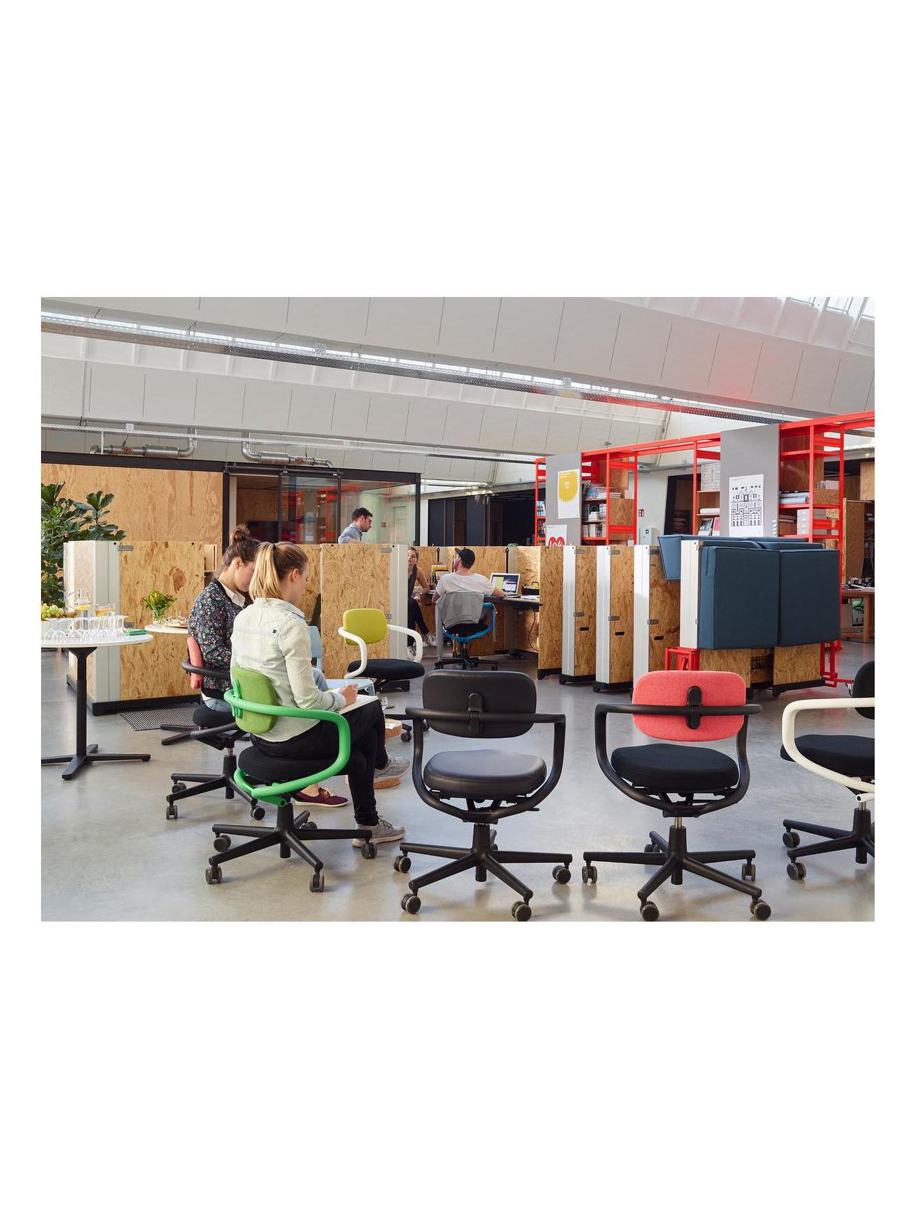 https://objectstorage.ap-seoul-1.oraclecloud.com/n/cnk6gaix2gpw/b/loqoqo-conv/o/vitra/allstar-office-swivel-chair/43bc26ff-a67b-4444-a133-09e7f364a038.jpg