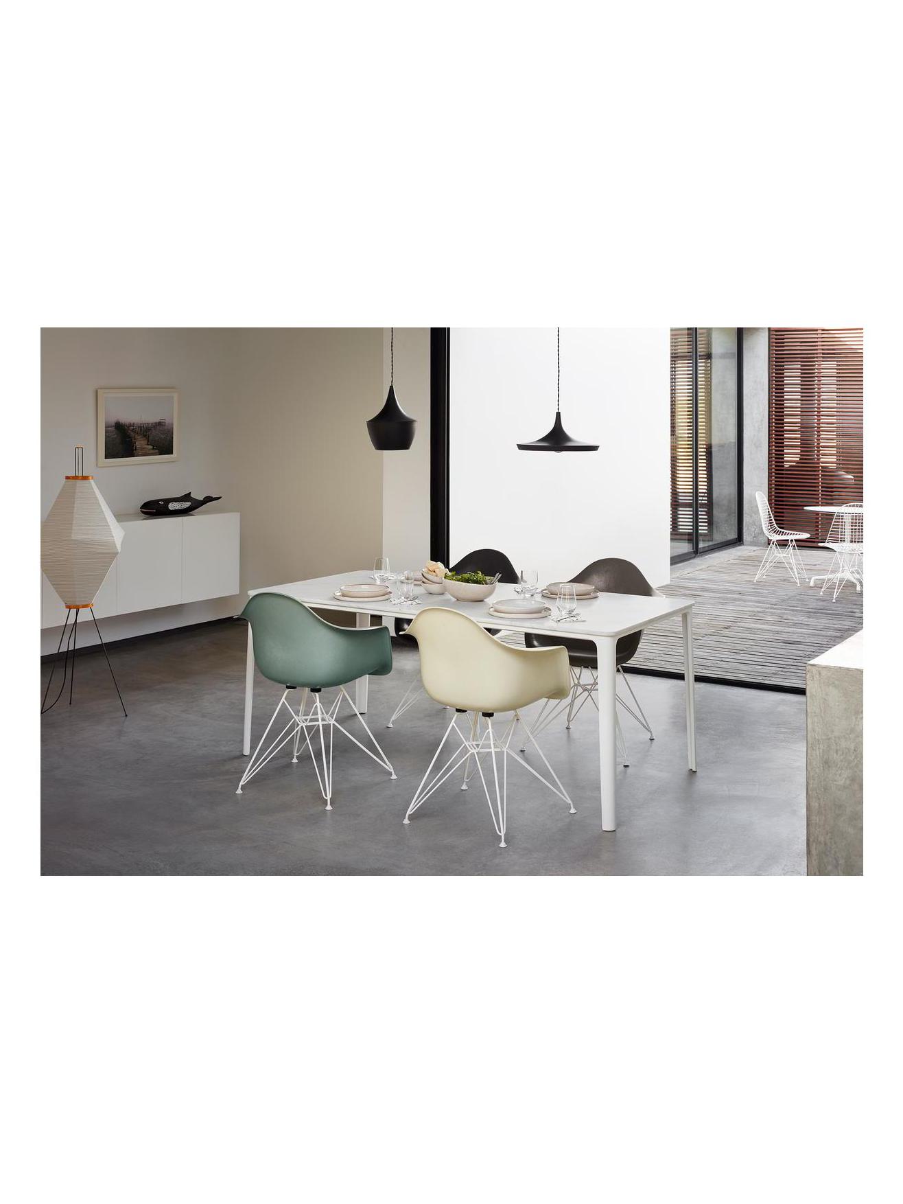 https://objectstorage.ap-seoul-1.oraclecloud.com/n/cnk6gaix2gpw/b/loqoqo-conv/o/vitra/eames-fiberglass-armchair-dar/9fc093e0-50e6-4d75-8ca8-357a07ba8701.jpg