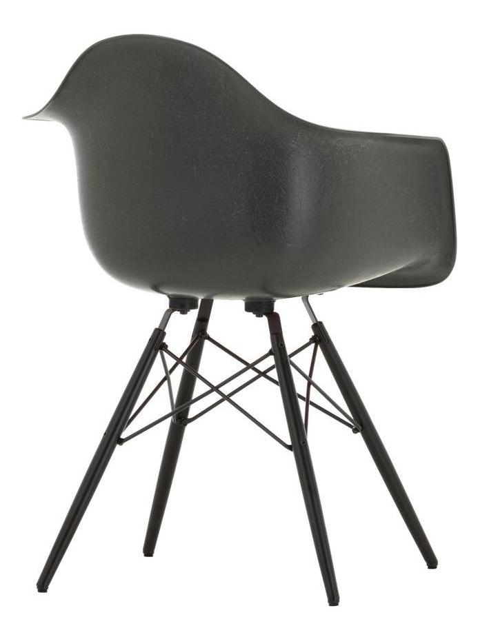 https://objectstorage.ap-seoul-1.oraclecloud.com/n/cnk6gaix2gpw/b/loqoqo-conv/o/vitra/eames-fiberglass-armchair-daw/712ad99a-793f-40f4-b107-e45dfb8ffaa7.jpg