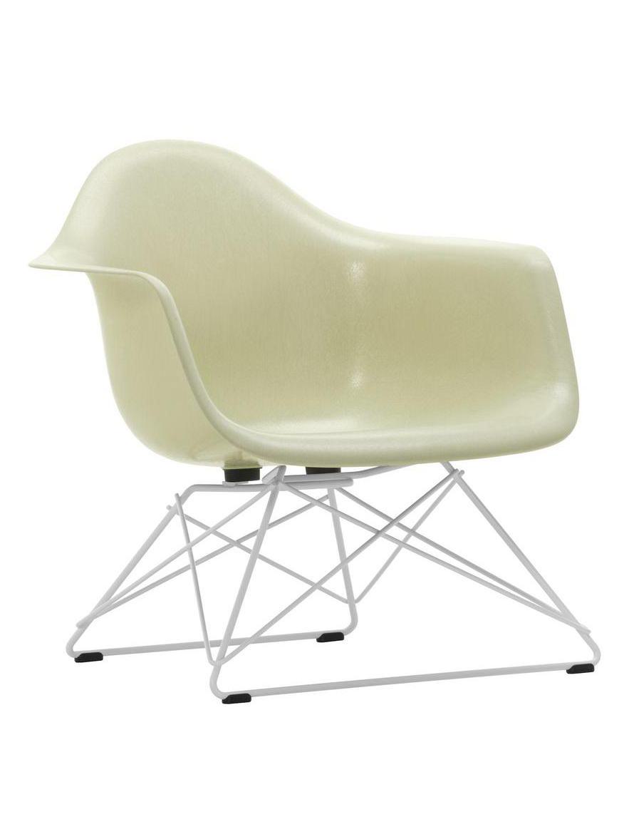 https://objectstorage.ap-seoul-1.oraclecloud.com/n/cnk6gaix2gpw/b/loqoqo-conv/o/vitra/eames-fiberglass-armchair-lar/74774bf1-25e0-4621-963b-f6964768c5f7.jpg