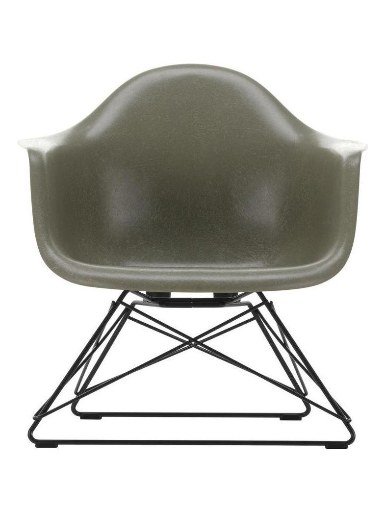 Eames Fiberglass Armchair LAR