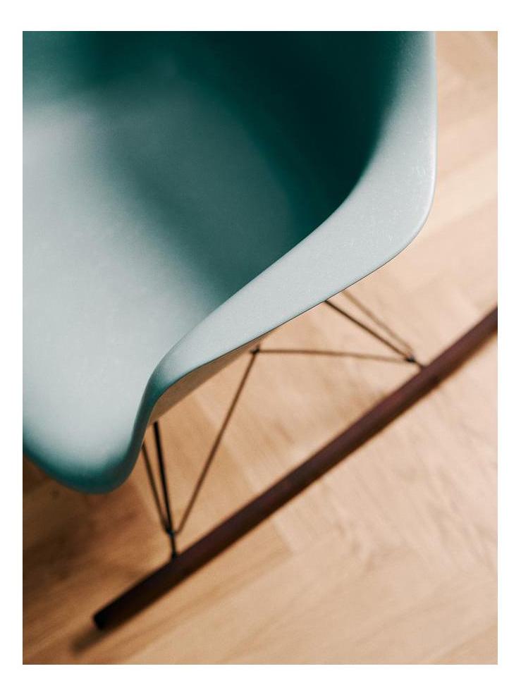 https://objectstorage.ap-seoul-1.oraclecloud.com/n/cnk6gaix2gpw/b/loqoqo-conv/o/vitra/eames-fiberglass-armchair-rar/0de95dba-0354-4588-bd83-6052dd5bc5cb.jpg