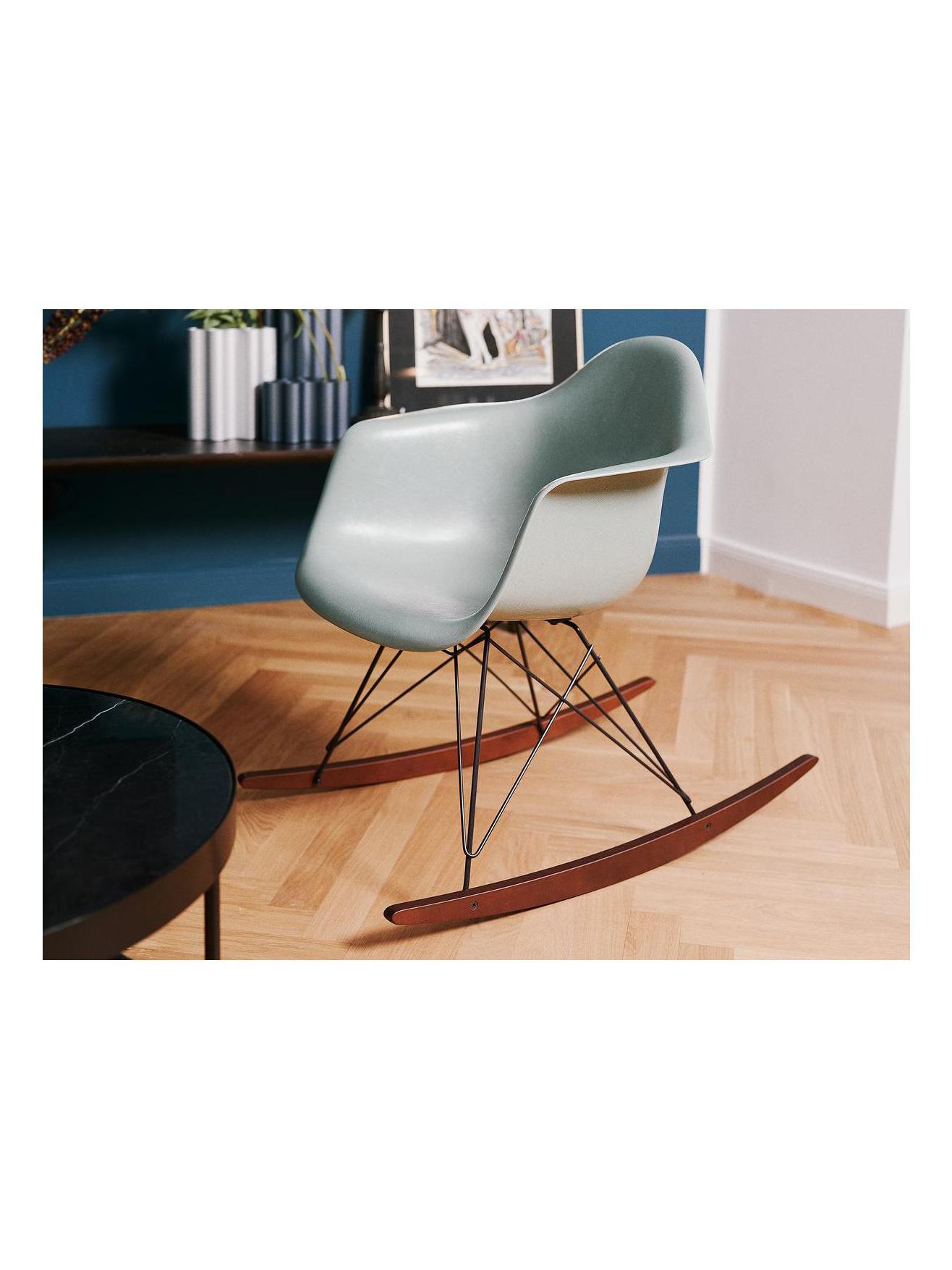 https://objectstorage.ap-seoul-1.oraclecloud.com/n/cnk6gaix2gpw/b/loqoqo-conv/o/vitra/eames-fiberglass-armchair-rar/bd5a9144-e9eb-4250-8794-5660eb1ccc16.jpg