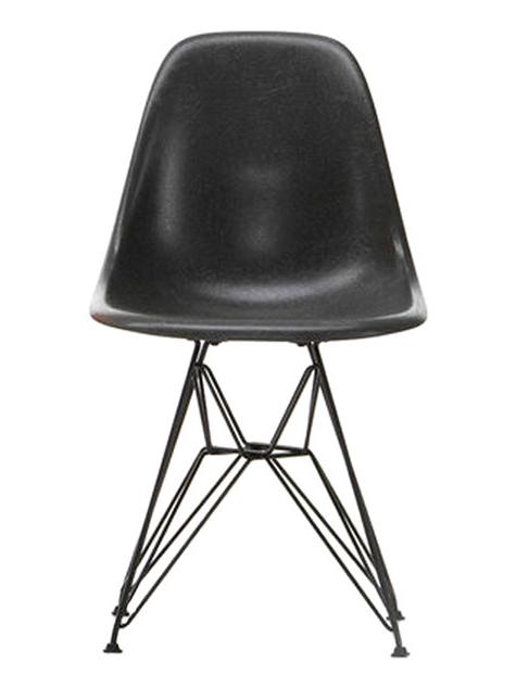 https://objectstorage.ap-seoul-1.oraclecloud.com/n/cnk6gaix2gpw/b/loqoqo-conv/o/vitra/eames-fiberglass-dsr-side-chair-basic-dark-elephant-grey/04-eames-elephant-hide-grey.jpg