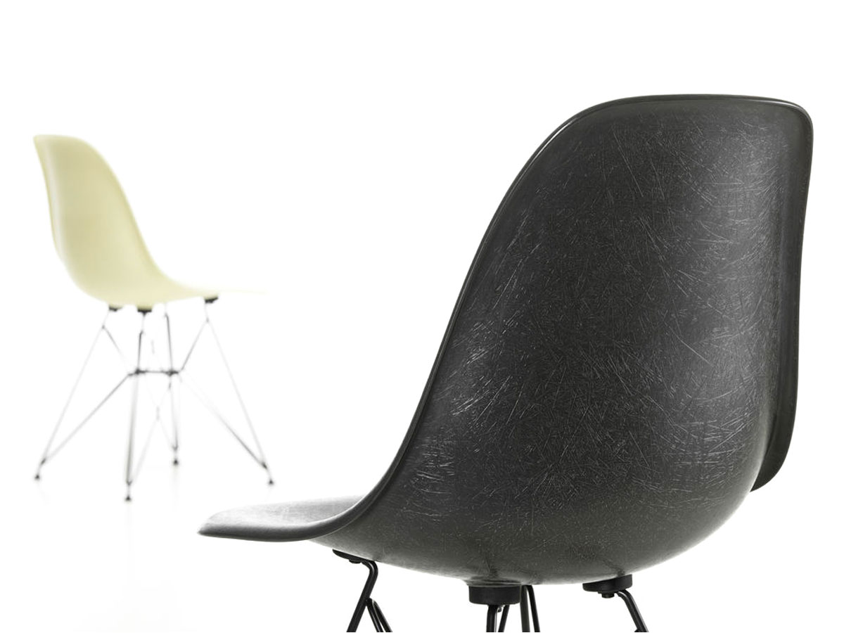 https://objectstorage.ap-seoul-1.oraclecloud.com/n/cnk6gaix2gpw/b/loqoqo-conv/o/vitra/eames-fiberglass-side-chair-dsr-basic-dark/vitra-eames-fiberglass-chairs-detail5.jpg