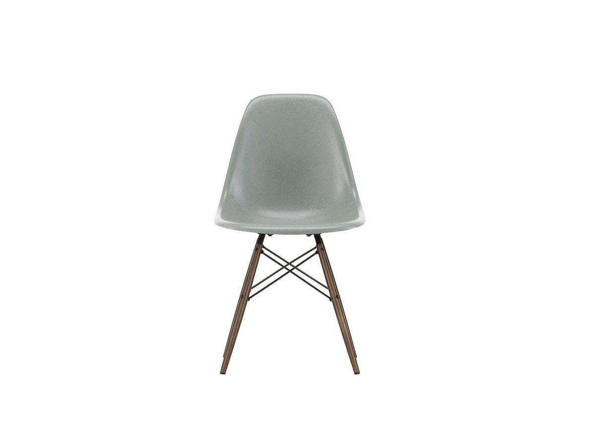 https://objectstorage.ap-seoul-1.oraclecloud.com/n/cnk6gaix2gpw/b/loqoqo-conv/o/vitra/eames-fiberglass-side-chair-dsw-dark-maple/eames_fiberglass_dark_maple-sea-foam-green-vitra.jpg