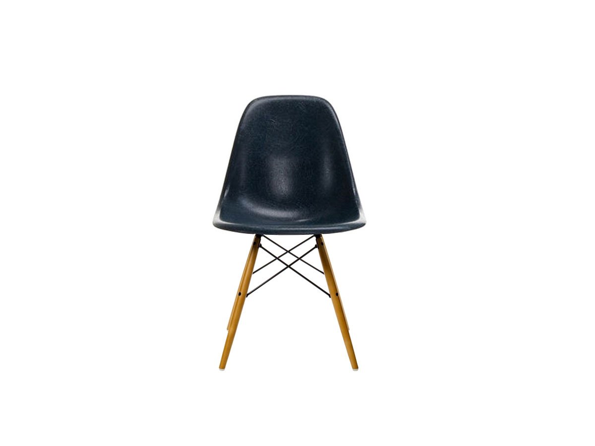 https://objectstorage.ap-seoul-1.oraclecloud.com/n/cnk6gaix2gpw/b/loqoqo-conv/o/vitra/eames-fiberglass-side-chair-dsw-golden-maple/dsw-golden-maple-navy-blue_1.jpg