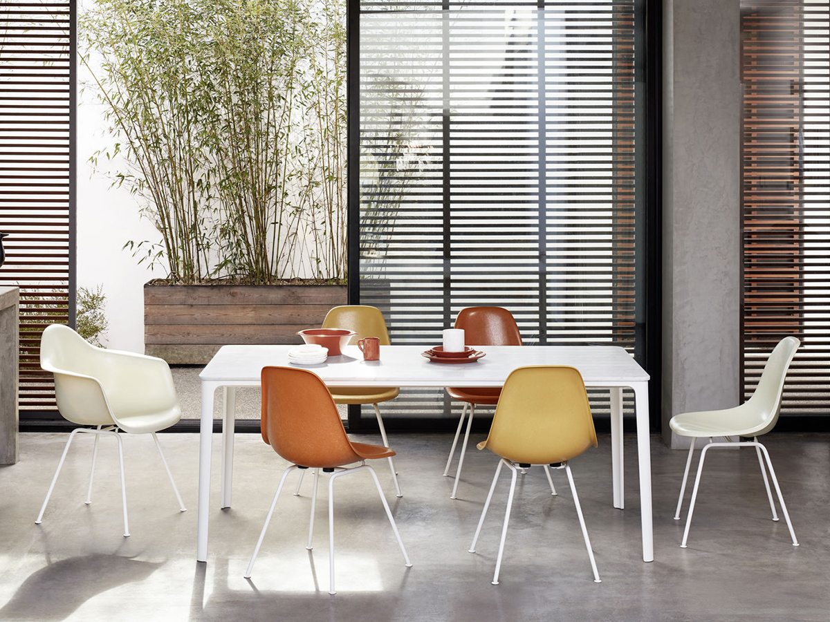 https://objectstorage.ap-seoul-1.oraclecloud.com/n/cnk6gaix2gpw/b/loqoqo-conv/o/vitra/eames-fiberglass-side-chair-dsx-basic-dark/eames_fiberglass2.jpg