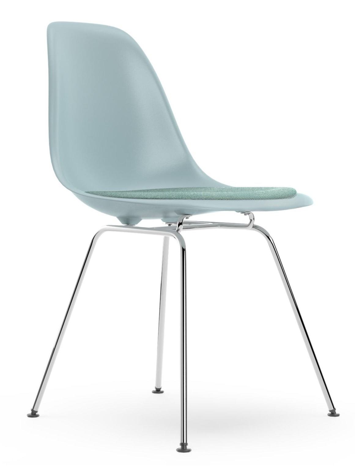 Eames Plastic Side Chair DSX