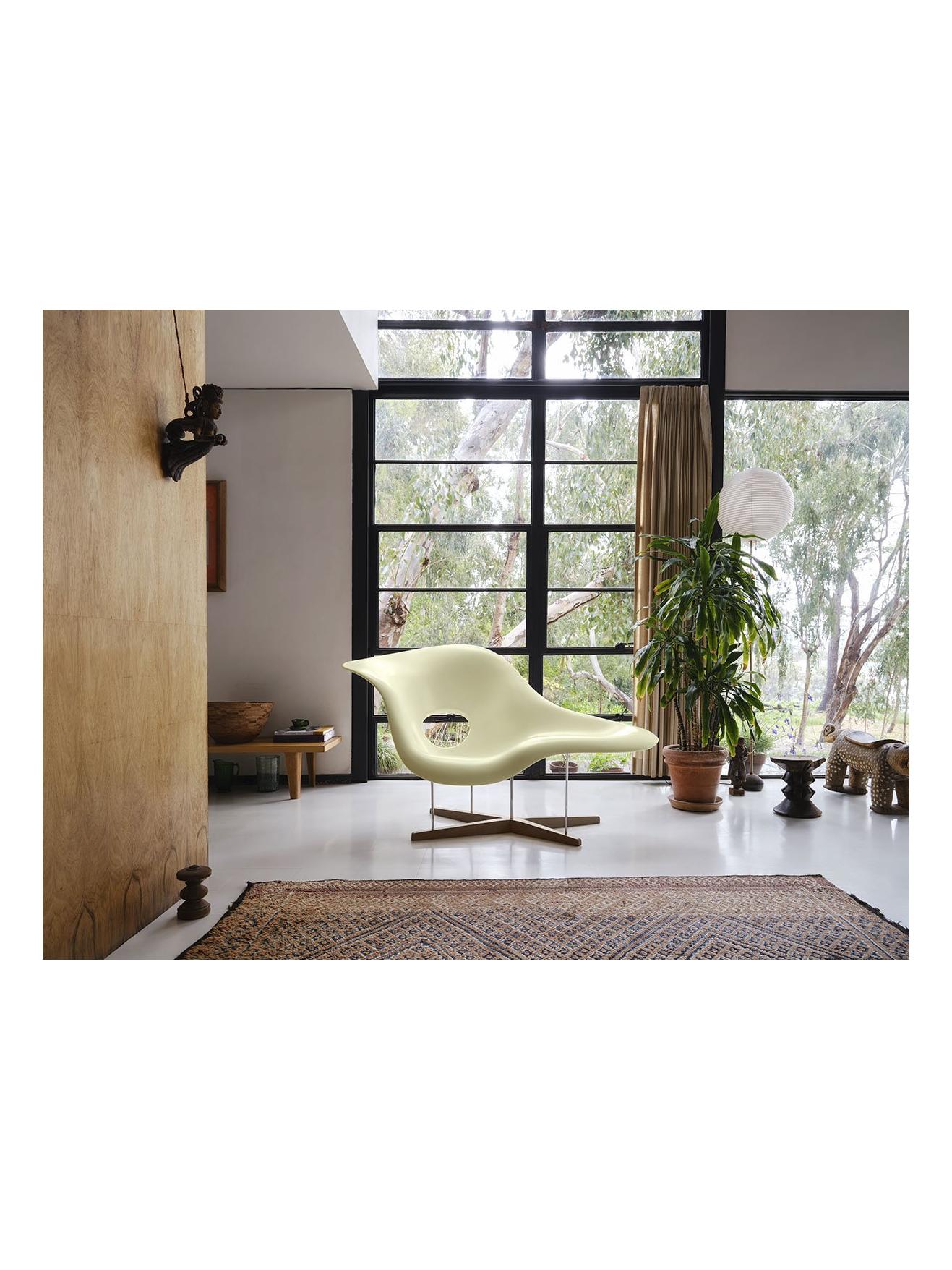 https://objectstorage.ap-seoul-1.oraclecloud.com/n/cnk6gaix2gpw/b/loqoqo-conv/o/vitra/eames-special-collection-la-chaise-armchair/vitra-la-chaise.jpg
