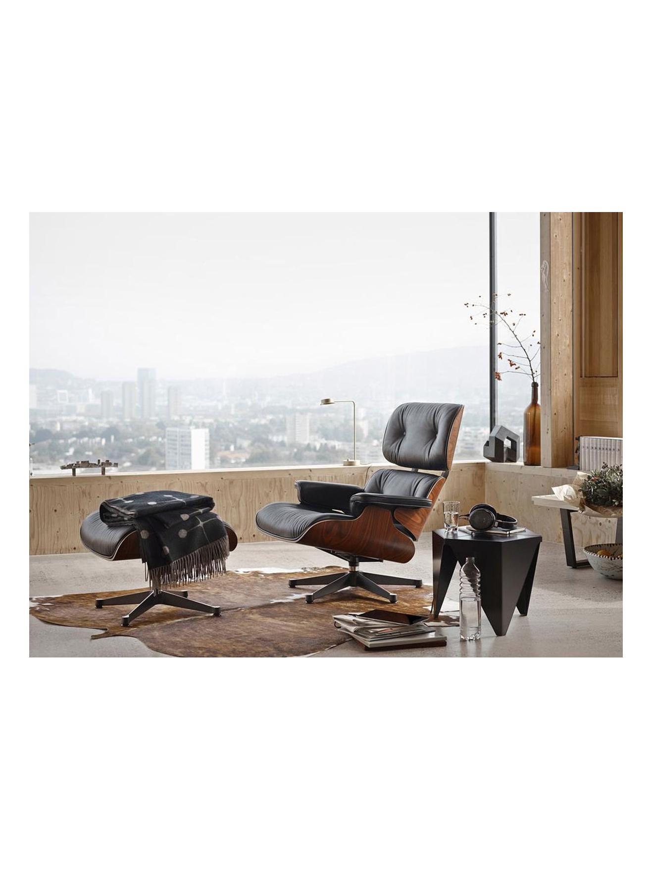 https://objectstorage.ap-seoul-1.oraclecloud.com/n/cnk6gaix2gpw/b/loqoqo-conv/o/vitra/eames-wool-blanket/eames-wool-blanket-5-vitra.jpg