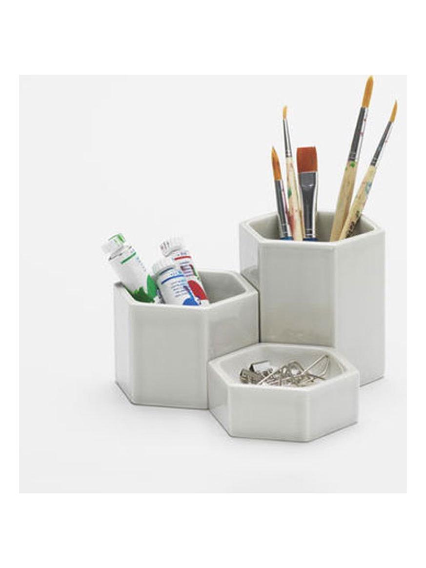 https://objectstorage.ap-seoul-1.oraclecloud.com/n/cnk6gaix2gpw/b/loqoqo-conv/o/vitra/hexagonal-containers-set-3/hexagonal-containers-white-vitra-3.jpg