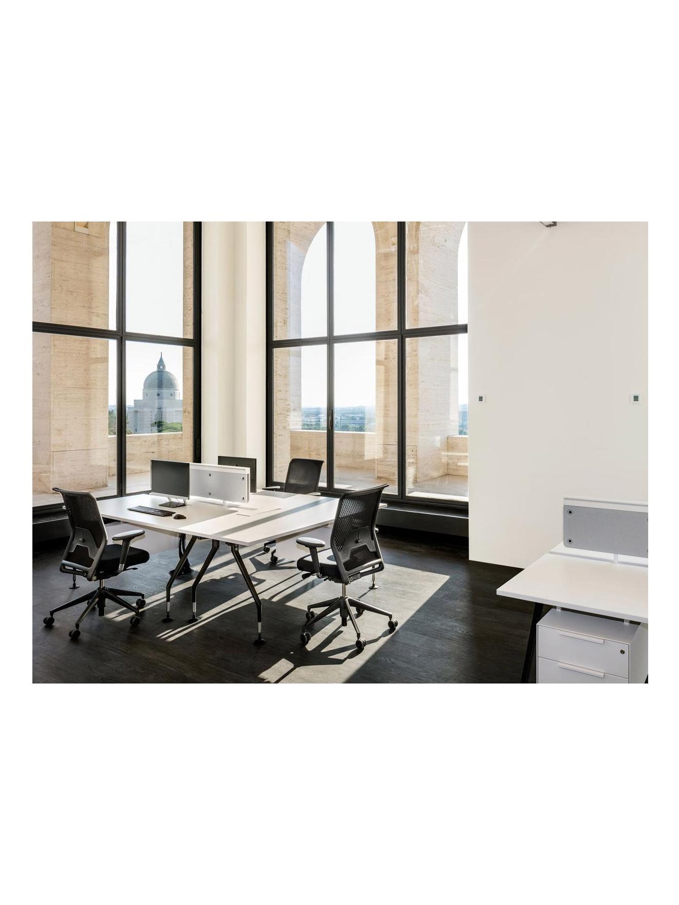 https://objectstorage.ap-seoul-1.oraclecloud.com/n/cnk6gaix2gpw/b/loqoqo-conv/o/vitra/id-mesh-office-chair-plano-73-black-coconut-diamond-mesh-67-asphalt/id-mesh-chair-3-vitra_1.jpg