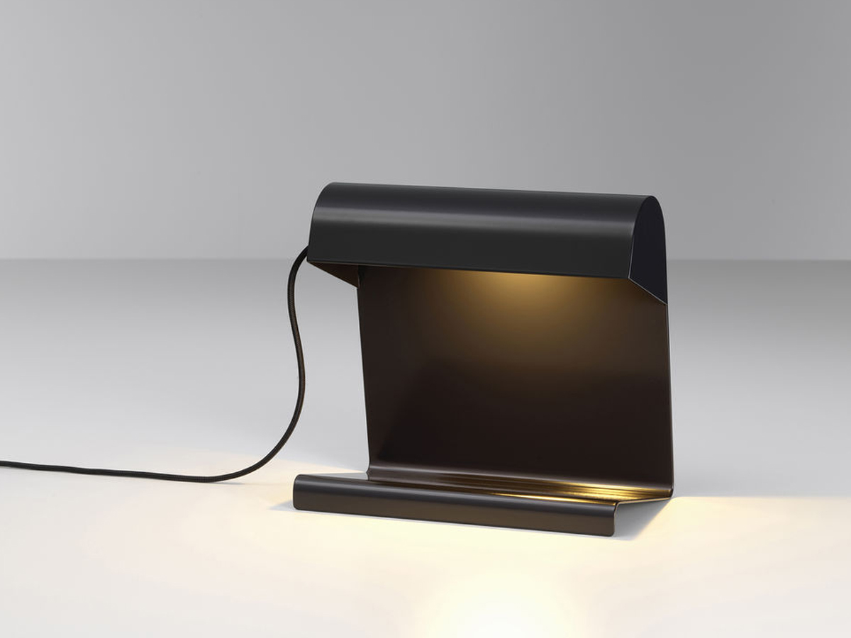 https://objectstorage.ap-seoul-1.oraclecloud.com/n/cnk6gaix2gpw/b/loqoqo-conv/o/vitra/lampe-de-bureau-table-lamp/lampe_de_bureau_vistra.jpg