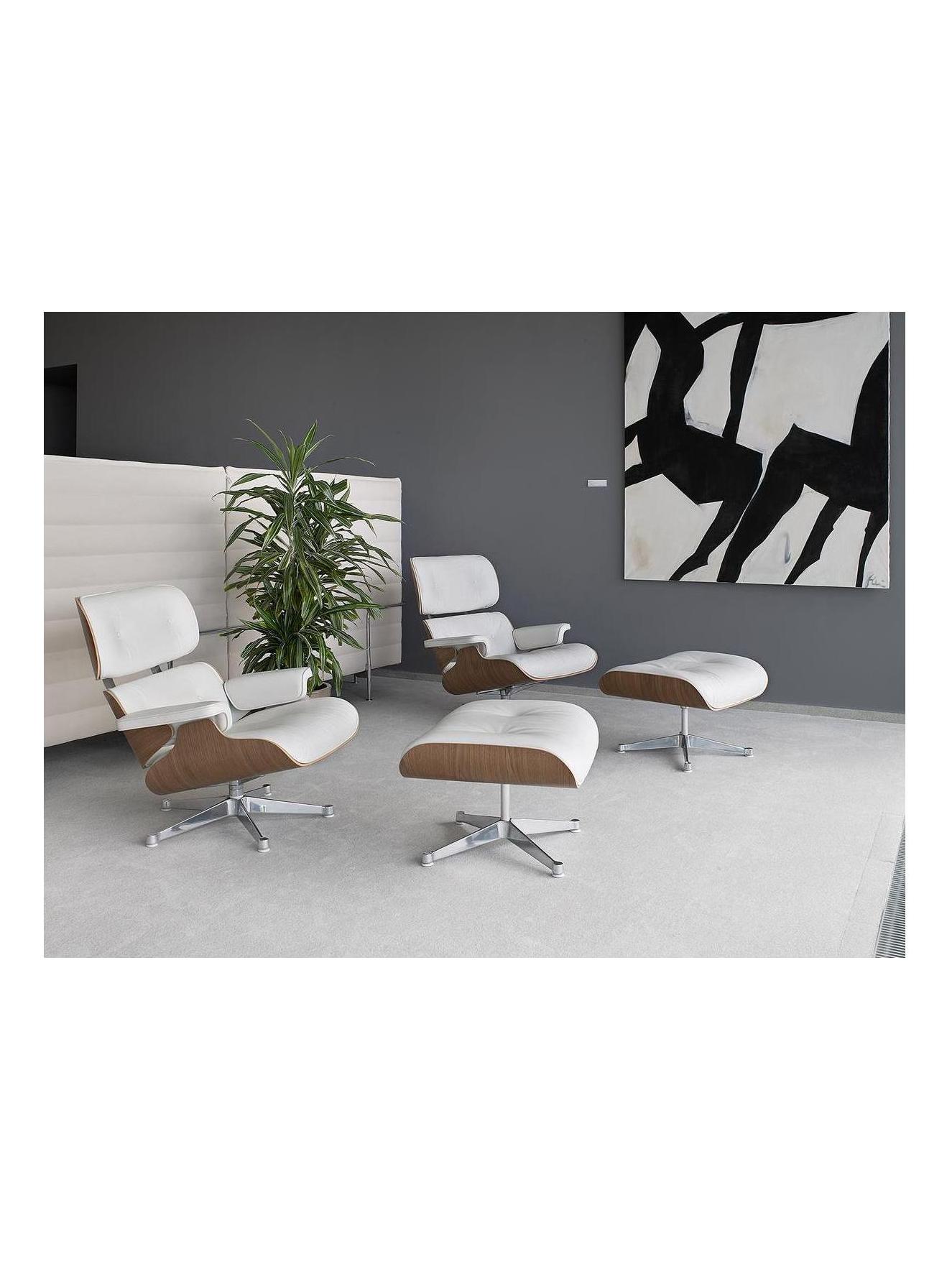 https://objectstorage.ap-seoul-1.oraclecloud.com/n/cnk6gaix2gpw/b/loqoqo-conv/o/vitra/lounge-chair-with-ottoman-white-version/7aa59bd2-2cfc-47a0-ac04-ed7ab1bf8237.jpg