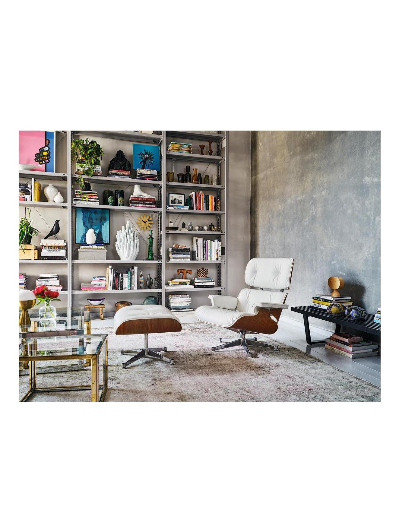 https://objectstorage.ap-seoul-1.oraclecloud.com/n/cnk6gaix2gpw/b/loqoqo-conv/o/vitra/lounge-chair-with-ottoman-white-version/86af13b0-8f83-4ef8-85dc-22c4b6bea307.jpg
