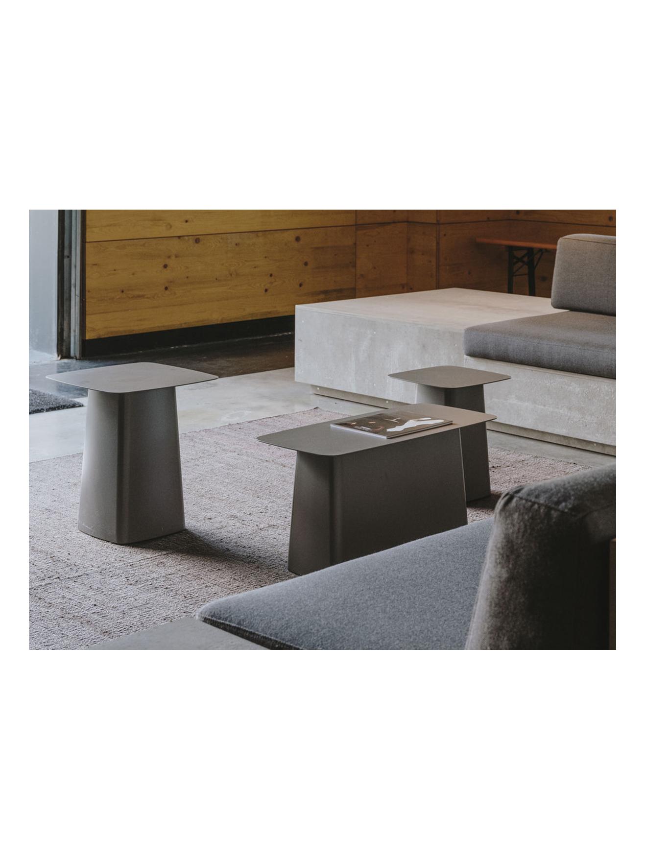 https://objectstorage.ap-seoul-1.oraclecloud.com/n/cnk6gaix2gpw/b/loqoqo-conv/o/vitra/metal-side-table-medium/metal_side_table_vitra_1.jpg
