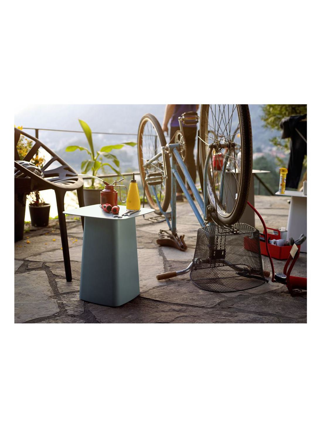 https://objectstorage.ap-seoul-1.oraclecloud.com/n/cnk6gaix2gpw/b/loqoqo-conv/o/vitra/metal-side-table-outdoor/d26b49ce-d38e-4d3e-a049-a88154536761.jpg