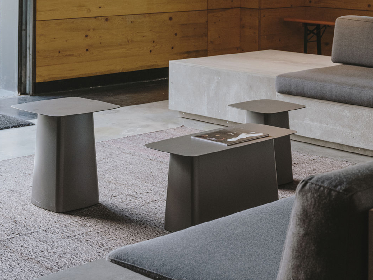 https://objectstorage.ap-seoul-1.oraclecloud.com/n/cnk6gaix2gpw/b/loqoqo-conv/o/vitra/metal-side-table-small/metal_side_table_vitra.jpg