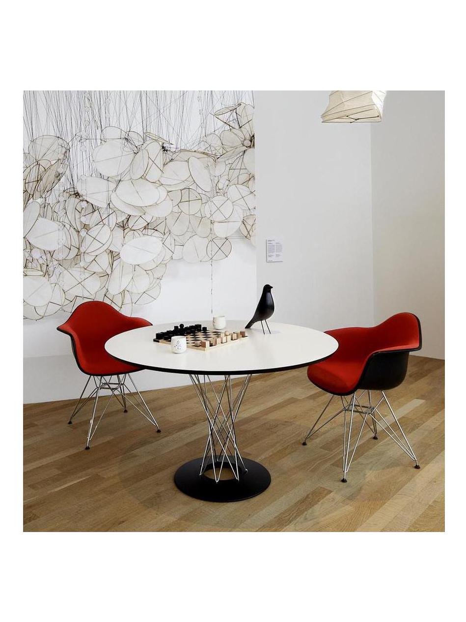https://objectstorage.ap-seoul-1.oraclecloud.com/n/cnk6gaix2gpw/b/loqoqo-conv/o/vitra/noguchi-dining-table/7245e2fe-ae30-4d9a-a5de-992d3dce2cf1.jpg
