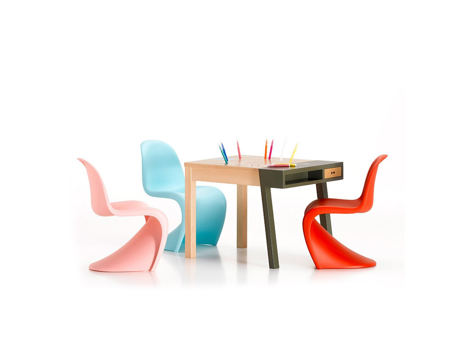 https://objectstorage.ap-seoul-1.oraclecloud.com/n/cnk6gaix2gpw/b/loqoqo-conv/o/vitra/panton-junior-kid-chair/panton-junior-chair.jpg