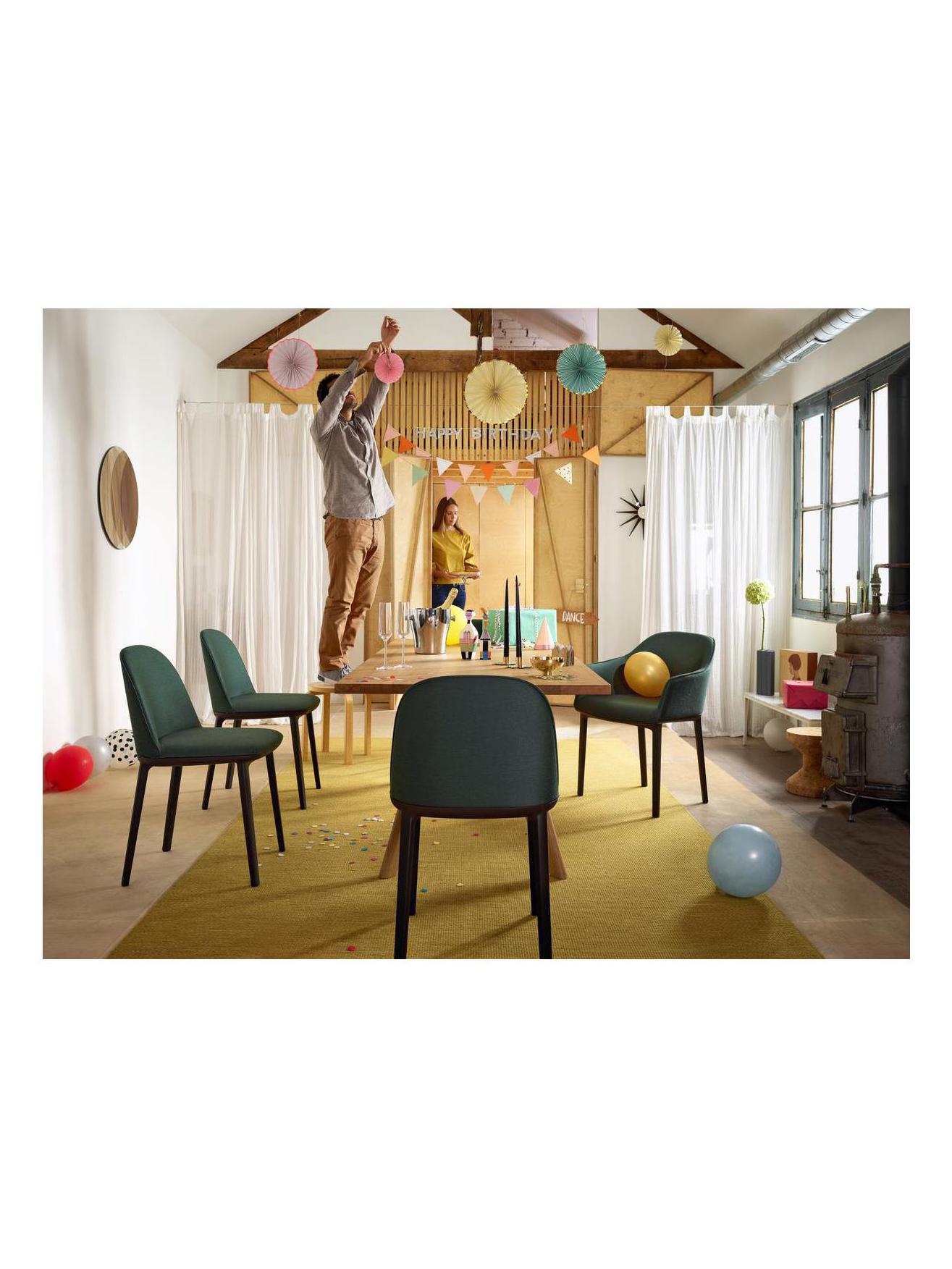 https://objectstorage.ap-seoul-1.oraclecloud.com/n/cnk6gaix2gpw/b/loqoqo-conv/o/vitra/softshell-chair-with-four-legged-base/335118d2-ec71-435d-8415-e4057d15fed9.jpg