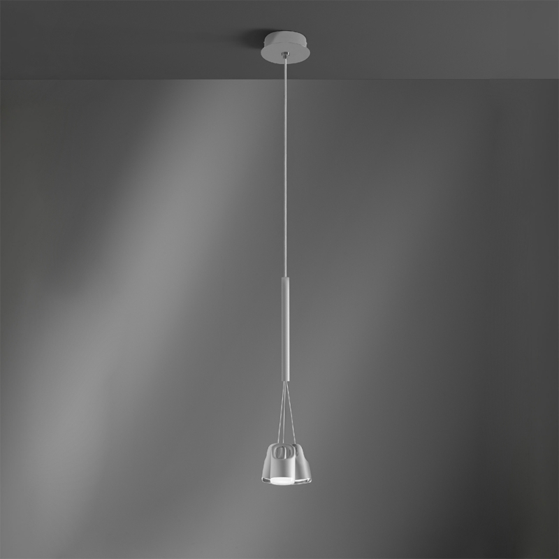 https://objectstorage.ap-seoul-1.oraclecloud.com/n/cnk6gaix2gpw/b/loqoqo-conv/o/vivida-international/vivida-bag-3-lights-led-suspension-lamp/130661.jpg