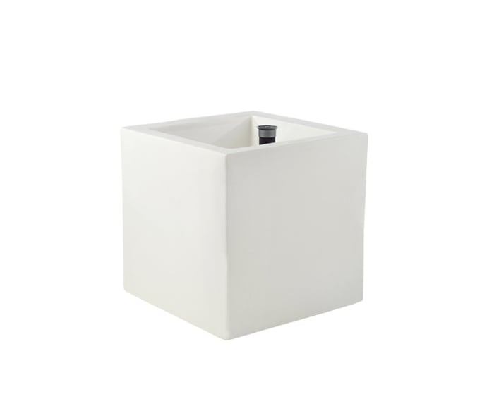 https://objectstorage.ap-seoul-1.oraclecloud.com/n/cnk6gaix2gpw/b/loqoqo-conv/o/vondom/cubo-pot-40-self-watering/cubo40.jpg