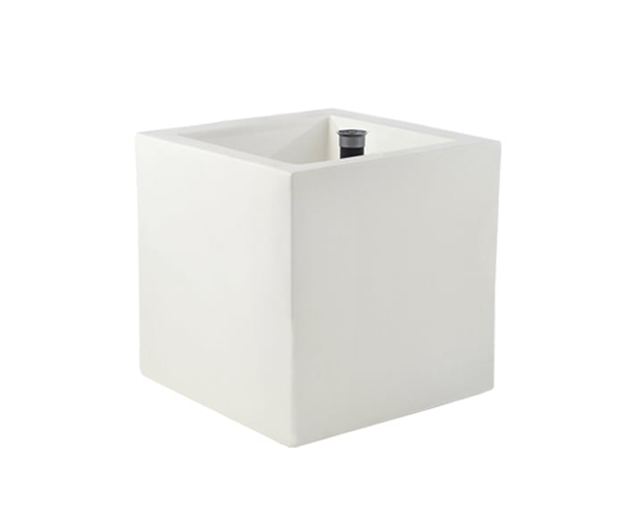 https://objectstorage.ap-seoul-1.oraclecloud.com/n/cnk6gaix2gpw/b/loqoqo-conv/o/vondom/cubo-pot-60-self-watering/cubo60.jpg